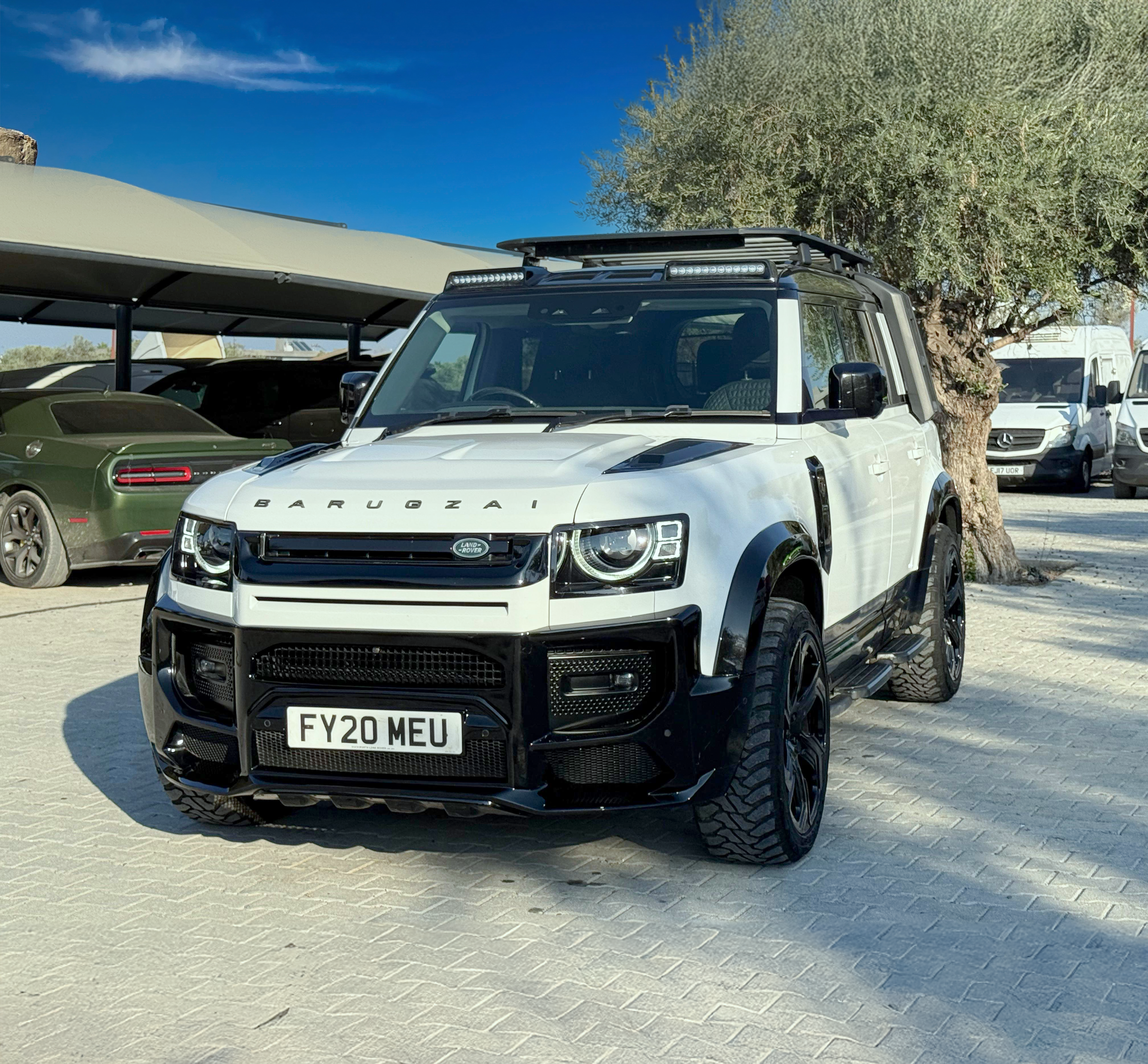 Land Rover Defender Barugzai